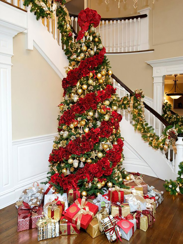 Decorar a árvore de Natal com flores está na moda. Os resultados são ...