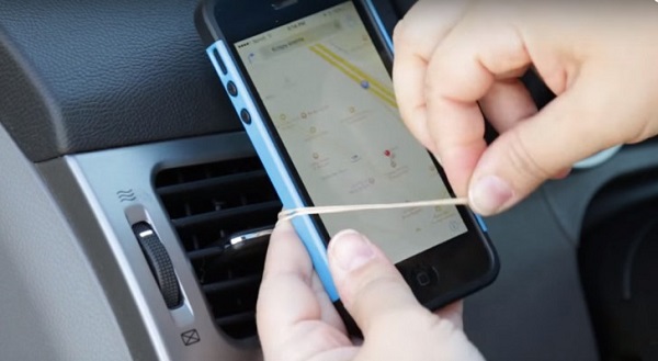 Aprenda como fazer o seu próprio suporte de telemóvel para o carro de uma  forma simples e em apenas 10 segundos! - 1001 Ideias