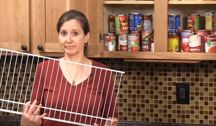 Aprenda uma ideia genial para ter espaço extra nos seu armários da cozinha