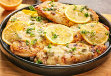 Peitinhos de frango no forno com molho especial e delicioso
