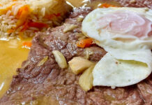 Prego à casa com molho especial e delicioso