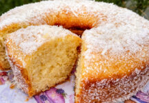 Bolo de ananás e coco (com um segredo delicioso)