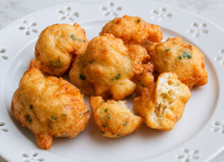 pataniscas de bacalhau