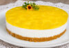 Semifrio de Ananás (tão bom que até se come sem querer) Semifrio de ananás com base de bolacha crocante, recheio cremoso e cobertura brilhante de gelatina com pedaços de ananás, uma sobremesa fresca e perfeita para o verão.
